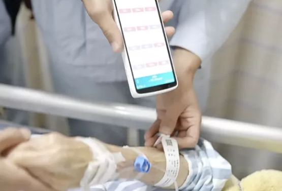 小碼哥CRUISE2 5G-HC掃描手環(huán)進(jìn)行信息核對.png 小碼哥CRUISE2 5G-HC掃描手環(huán)進(jìn)行信息核對.png